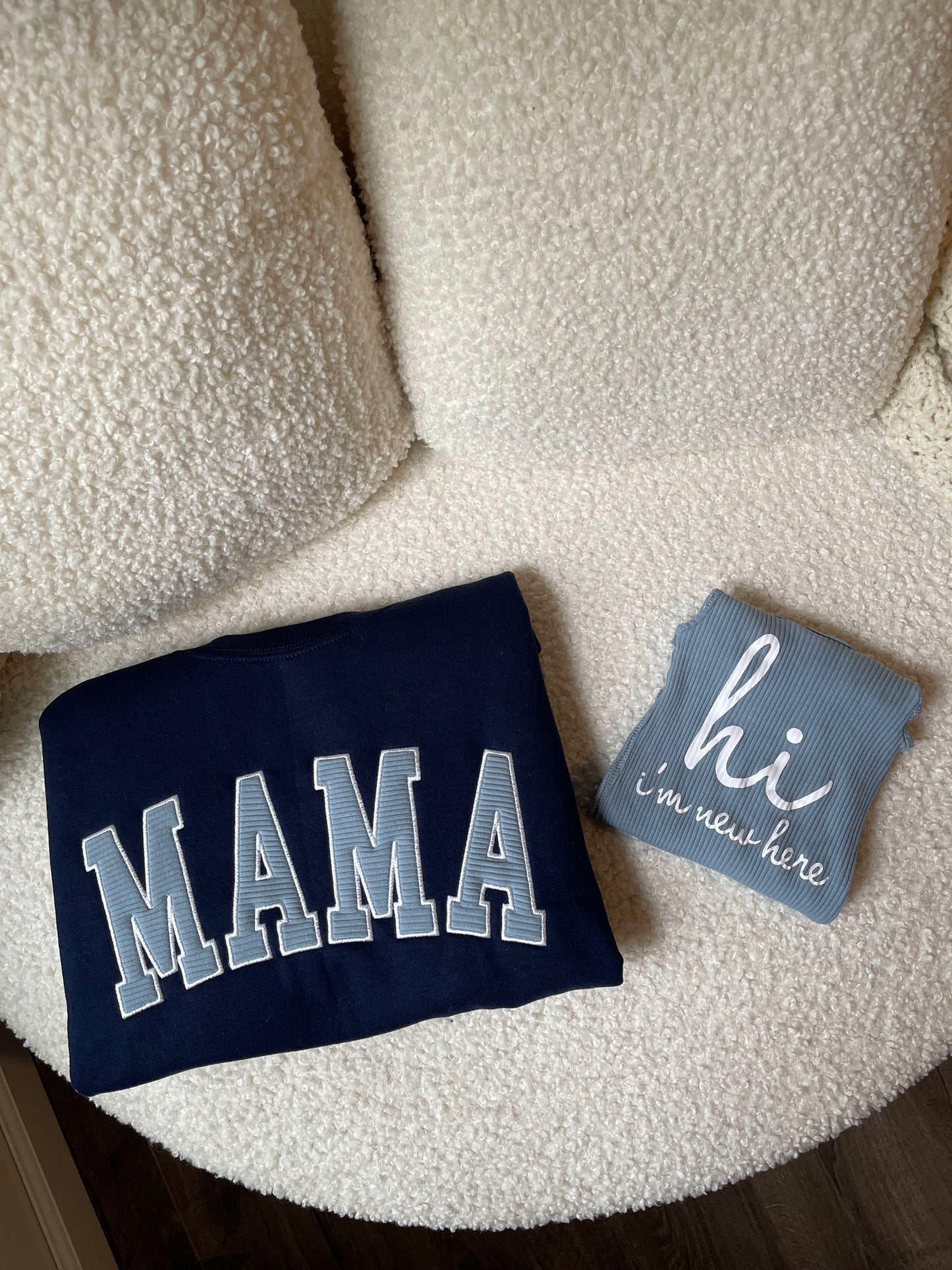 MAMA/MOM Embroidered Applique Keepsake Crewneck Sweatshirt